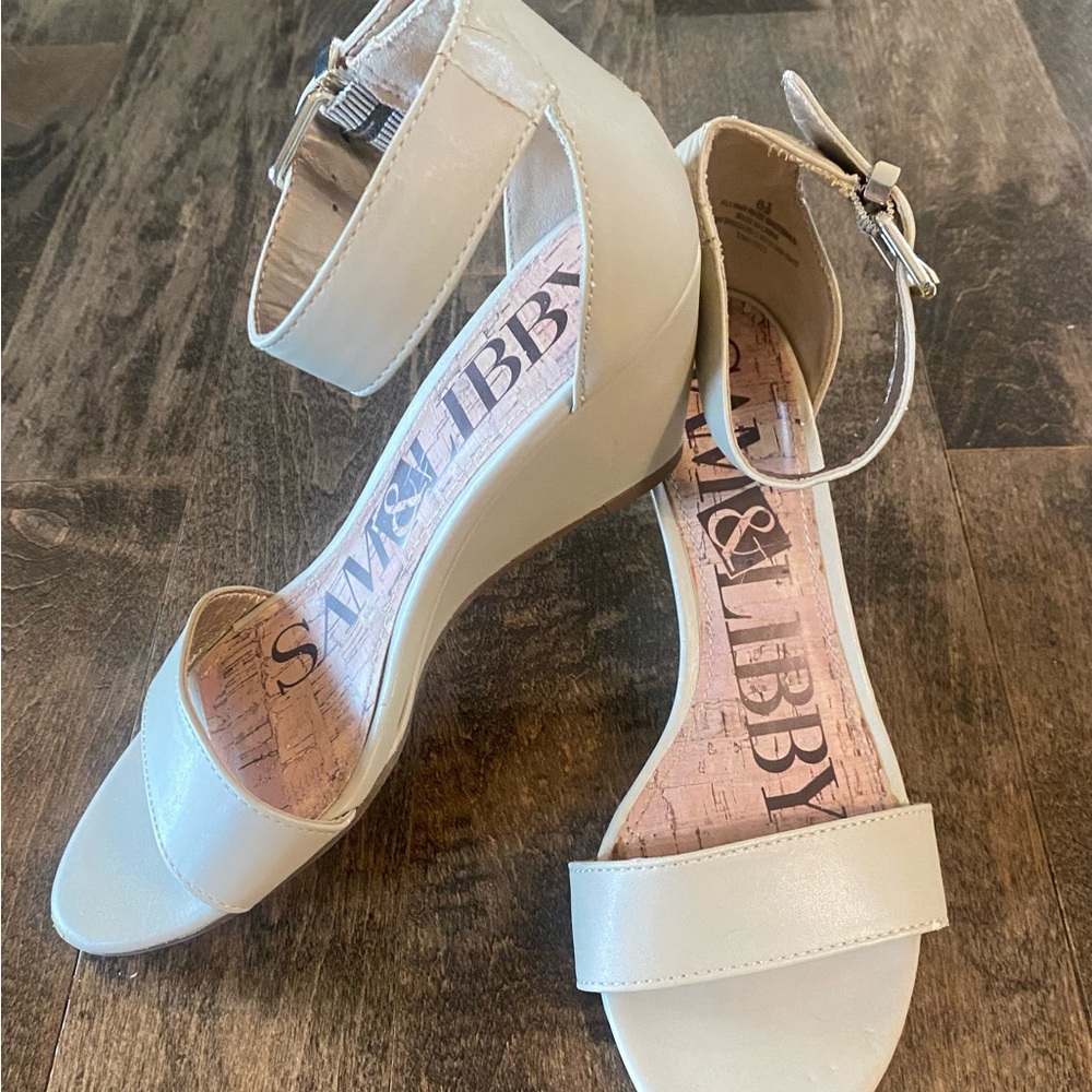 SAM & LIBBY Nude Sandals Size 6 1/2